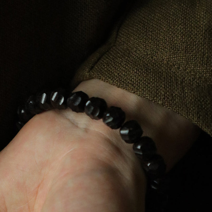 Black Palm Meditation Bracelet (6 mm)