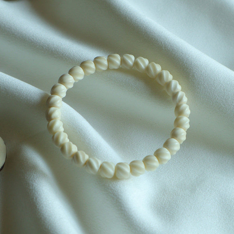 Snowmind – White Lotus Seed Mindfulness Bracelet