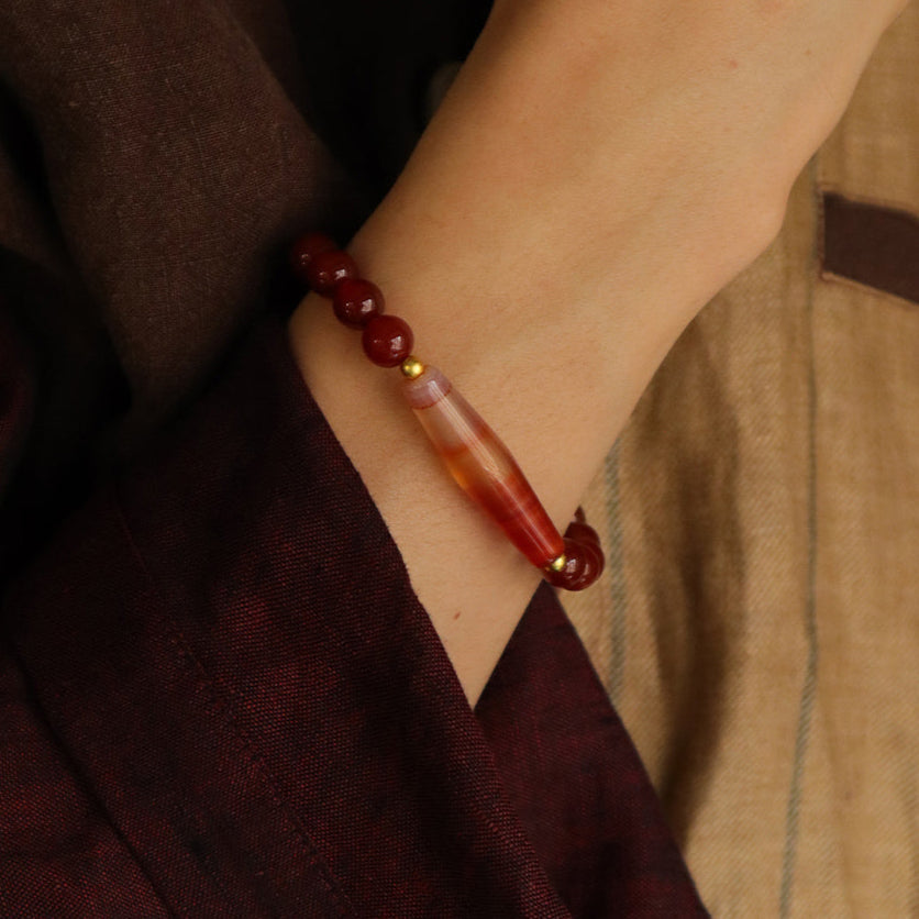 Whispering Dzi Bead Bracelet (8 mm)
