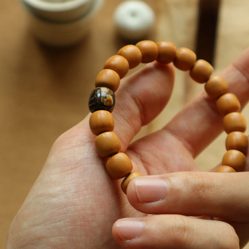 Cloud-Grain Walnut Bracelet (10 mm) 