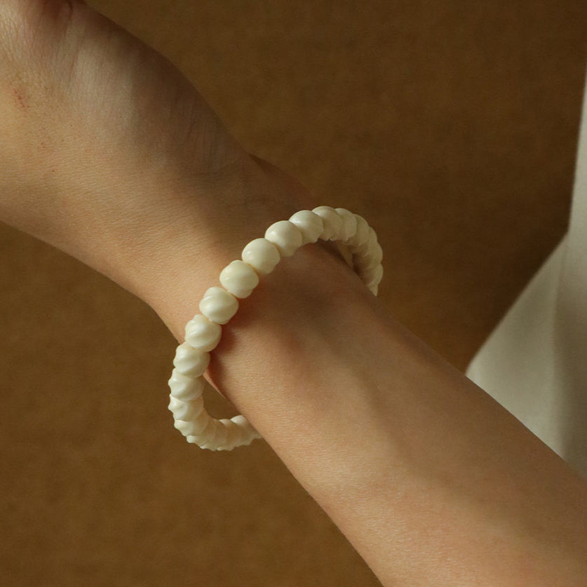 Snowmind – White Lotus Seed Mindfulness Bracelet