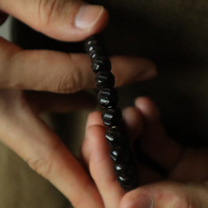 Black Palm Meditation Bracelet (6 mm)