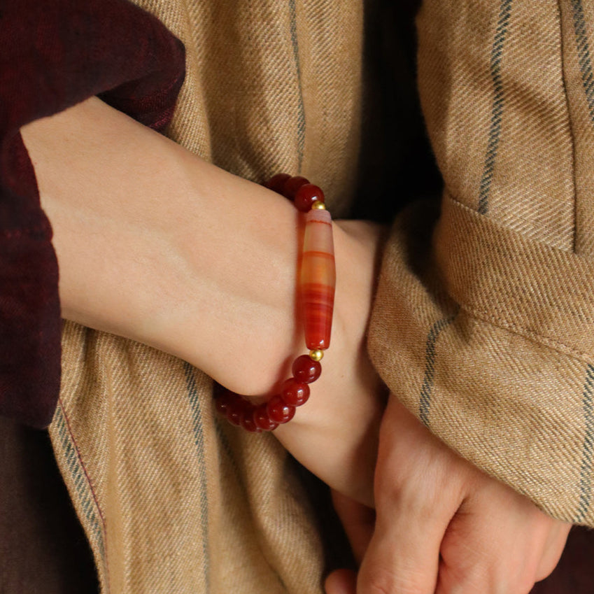 Whispering Dzi Bead Bracelet (8 mm)