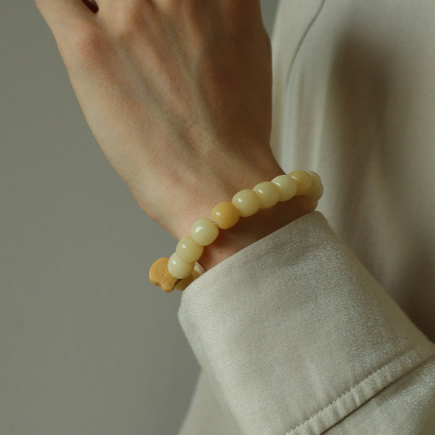 Moonmist – Yellow Root Bead Bracelet
